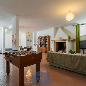 Airport House , Bari Italien